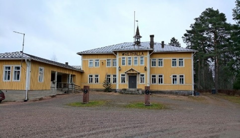 Wrethalla. Kimito Ungdomsföreningenin talo vuonna 2020. Tämän kuvan vasemmassa reunassa sijaitsi aikoinaan vanhaLantmannaskolan rakennus. Kuva Ilkka Hirvilahti.